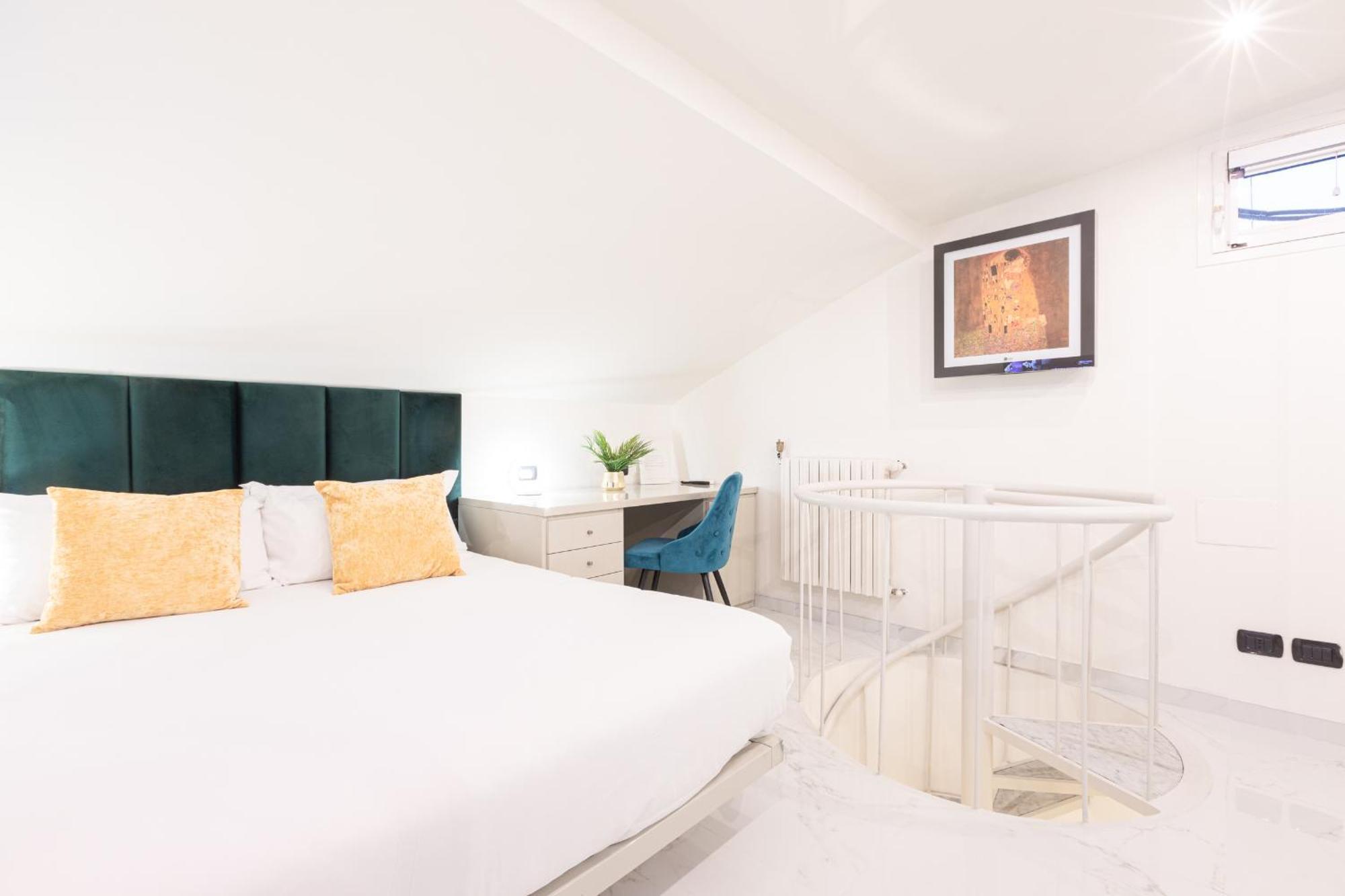 Monte Napoleone Split-Level Terrace Apartment - Top Collection 밀라노 외부 사진