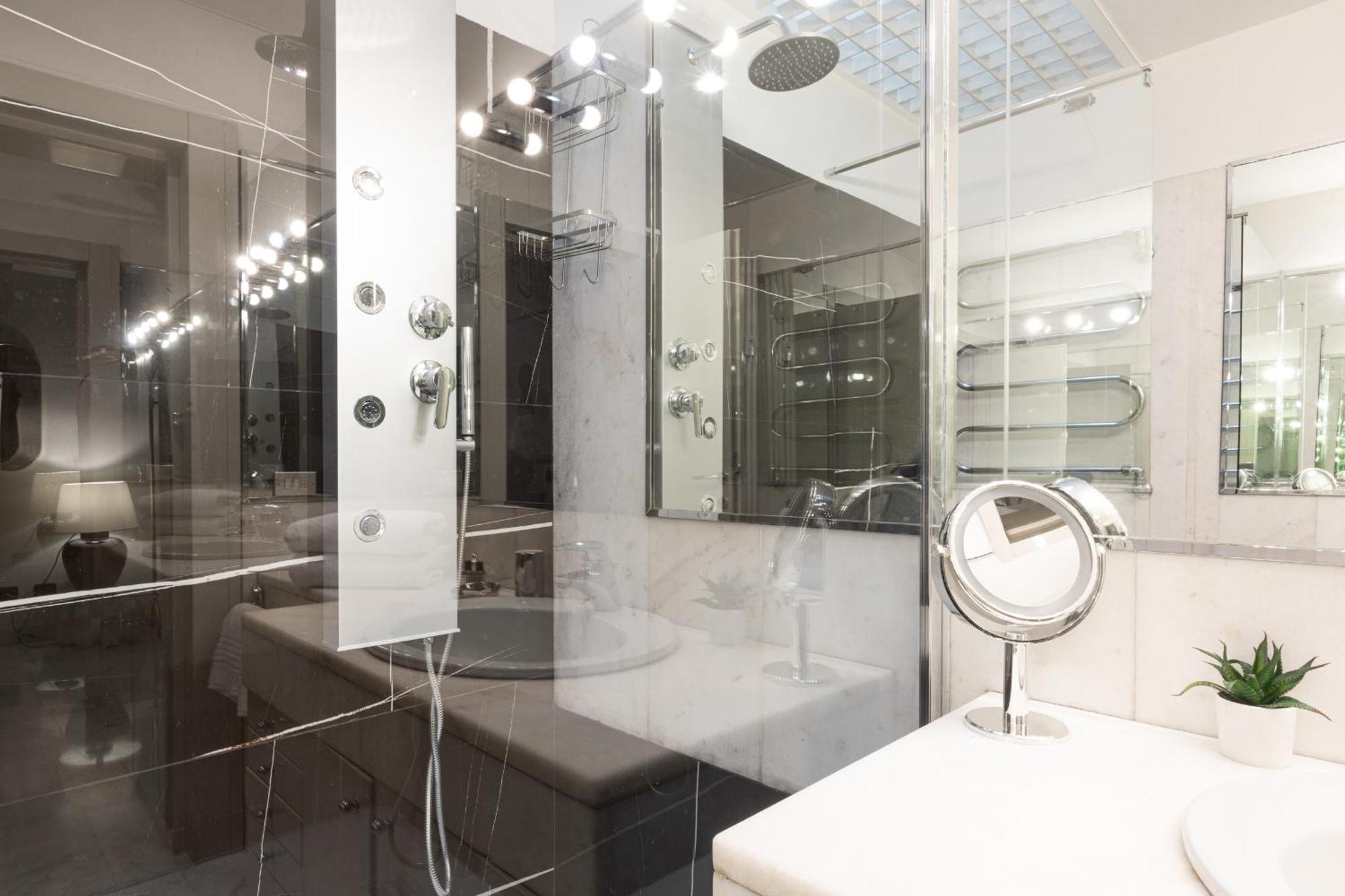Monte Napoleone Split-Level Terrace Apartment - Top Collection 밀라노 외부 사진