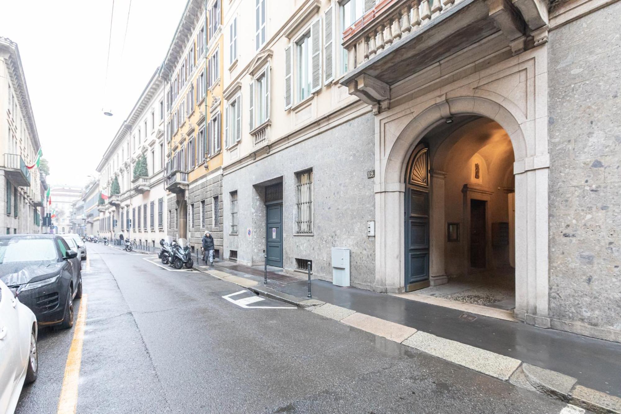Monte Napoleone Split-Level Terrace Apartment - Top Collection 밀라노 외부 사진